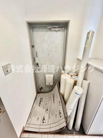 メゾン中央の玄関