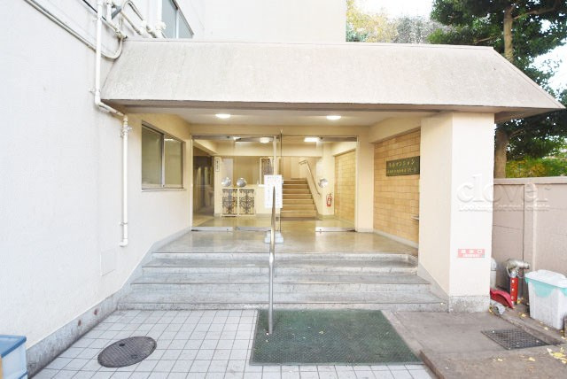 【エントランス】 | 境南マンション | マンションの「顔」ともいうべきエントランス部分です。～即日のご見学可能～　お問合せはお気軽に。