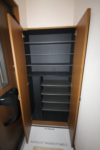 タッチアネックス　C棟の収納