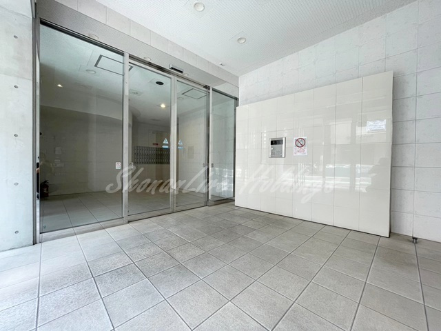 横浜市南区山王町４丁目の賃貸マンションのエントランス|綺麗なエントランス♪