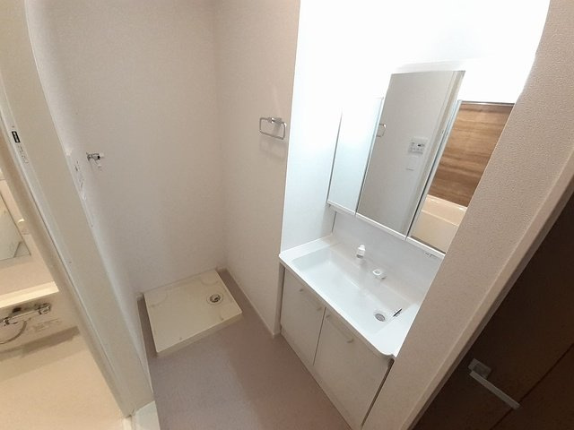 アクアプラ　Ⅲの洗面所|明るい洗面所です