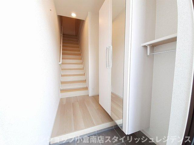 ボヌール金木犀　Ⅲの玄関|収納もある玄関です