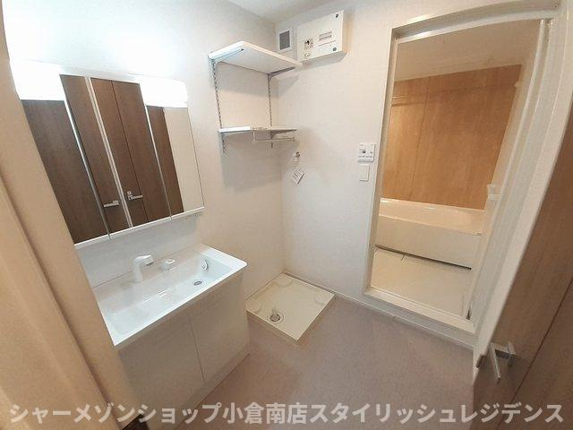 グランドエスポワール行橋　Ⅱの洗面所|広い洗面スペース
