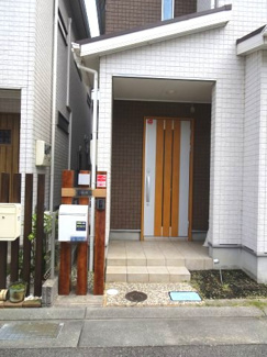 【玄関】 | 川西市新田1丁目12の19　中古一戸建て