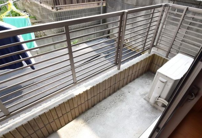 グランシャレー島根Ⅴのバルコニー