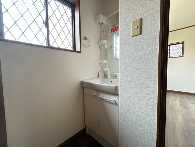 天神町　中古戸建の洗面所