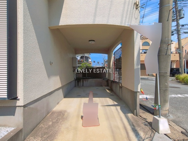 越谷市大沢 中古戸建の駐車場