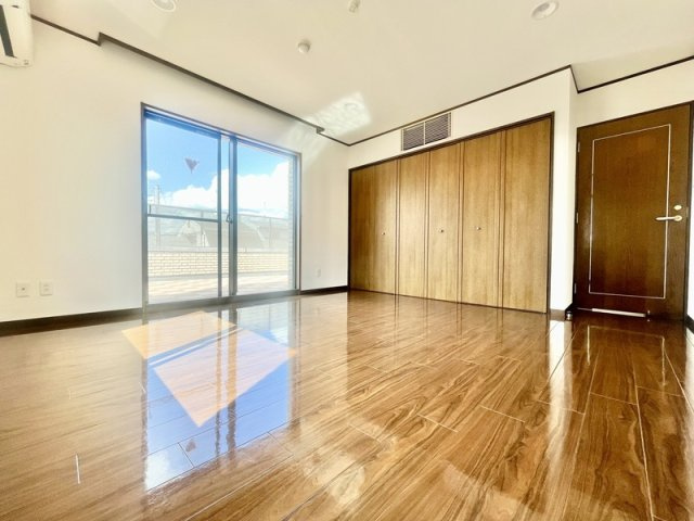 サンシティドムス鴨川の洋室