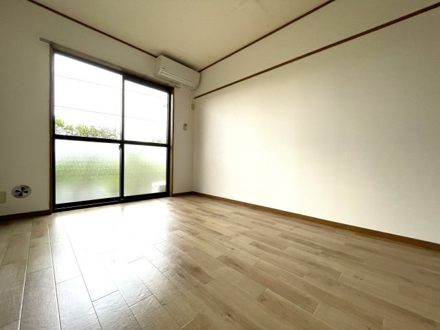 さざんかハイツの洋室