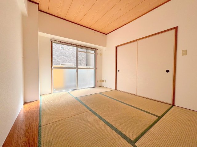 リブラン新北野の和室