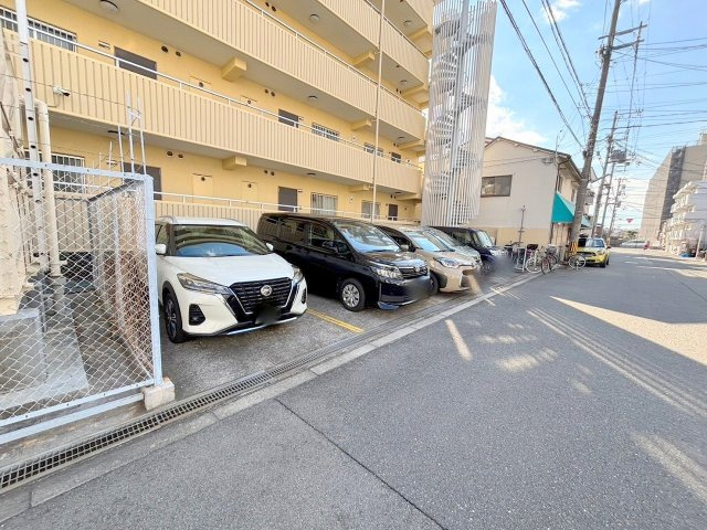 リブラン新北野の駐車場