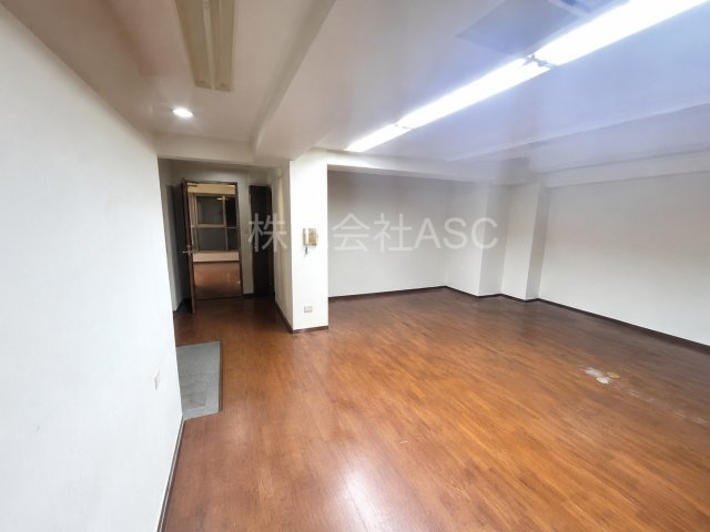 プランドールフクシマ 貸店舗・事務所の洋室|※リノベ前の写真です。