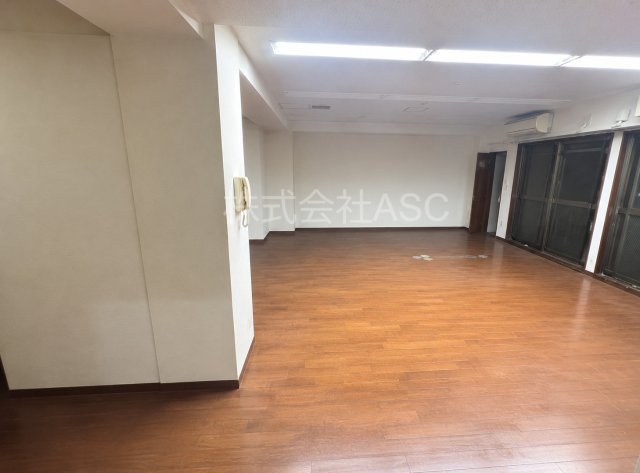 プランドールフクシマ 貸店舗・事務所の洋室|※リノベ前の写真です。
