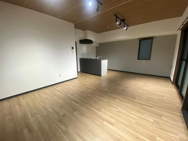 【居間・リビング】 | メゾンベルジュ | 居間です