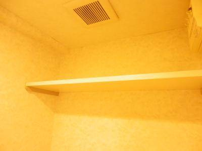サンシティ烏丸高辻の内装|トイレ上部棚