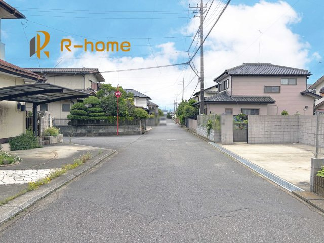 牛久市刈谷町1丁目1期　新築戸建て　1号棟の前面道路含む現地写真|『今から見たい！』大歓迎です♪
お気軽にＲ－ｈomeまでお問い合わせください。
