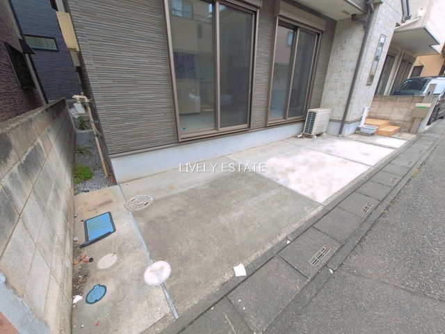 草加市清門3丁目 中古戸建の駐車場