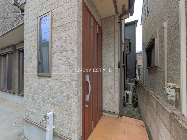 草加市清門3丁目 中古戸建の玄関