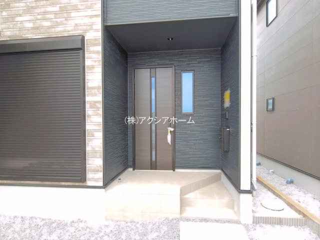 所沢市上安松・全2棟　新築一戸建　1号棟　～LDK24帖～の玄関|2026年8月4日撮影