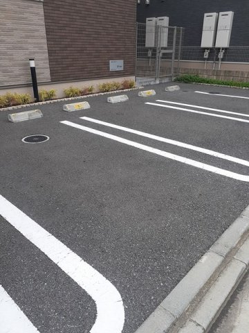 ブルーム　ヒル　タイチの駐車場