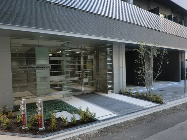 ZOOM市谷本村町のエントランス|ZOOM市谷本村町