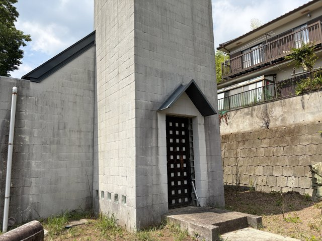 湯河原町宮上　売保養所の玄関