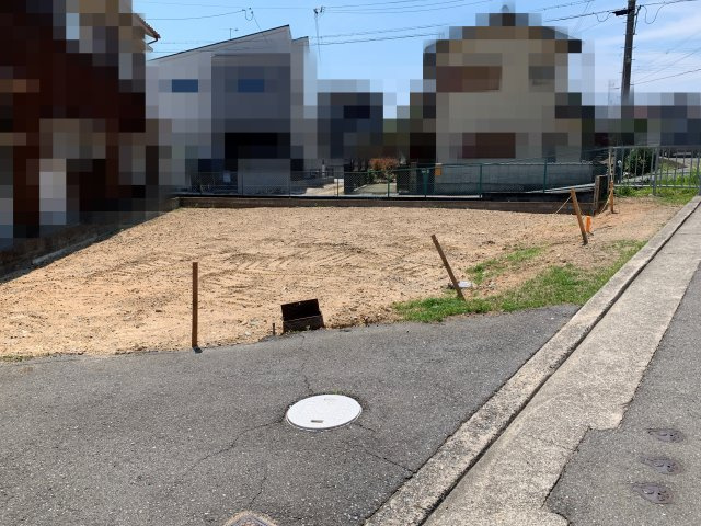 大久保町西島　土地５０坪の前面道路含む現地写真