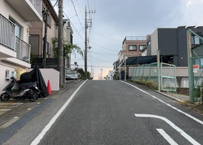 【展望】 | リバティーヒルズ橋本 | 眺望の良さを楽しめるダイニングキッチンで家族団らんの時間を過ごしてはいかがでしょうか。バルコニーから見える景色を家族で眺める時間は、時間が経つのを忘れてしまいそうですね。是非、現地を見に行きましょう！