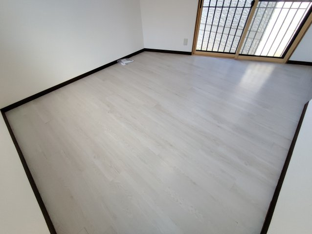 鎌倉四丁目戸建の居間・リビング