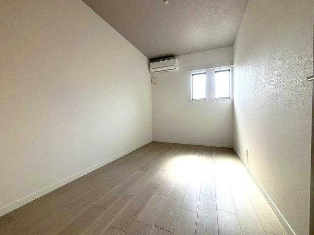 ブリーズテラス本町の洋室