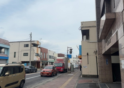 【展望】 | ドラゴンマンション上溝弐番館 | 眺望を気にして物件を探す場合、前面に建物が建っていないか現地で確認しましょう！前面に建物があると景色はもちろん、日当たりや風通しにも影響が出てきます。住んだ時のことを想像しながら現地見学をしましょう。