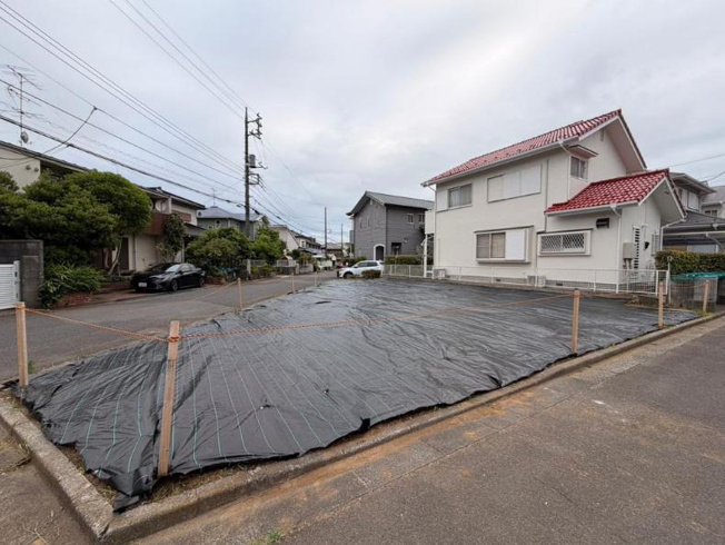 【前面道路含む現地写真】 | 守谷市薬師台３丁目　売地　50坪 | 車の出入りもラクラクな前面道路幅6ｍ！