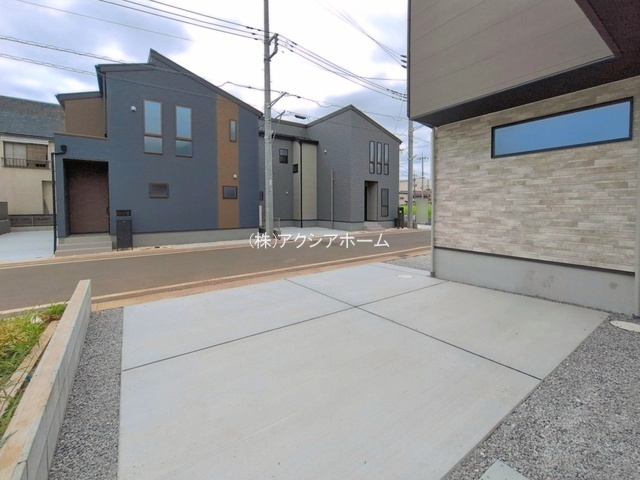 所沢市上安松・全2棟　新築一戸建　2号棟　～南西角地～の駐車場|2026年8月4日撮影