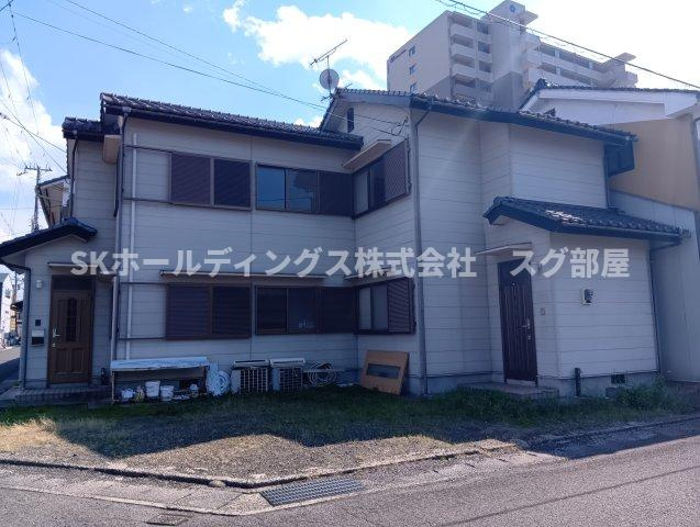 南田辺連棟貸家（左）の駐車場