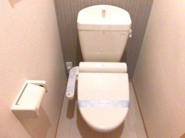 メゾンエトワール神戸西山町のトイレ