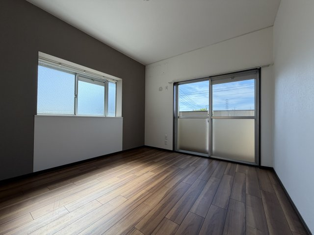 三旺マンション香流の洋室