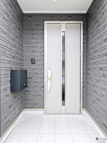 新築戸建・新築建売　郡山市富田町第22　大島小・第六中の玄関|モニター付きインターホンで訪問者を確認できるので、防犯対策やプライバシー保護など安心です！