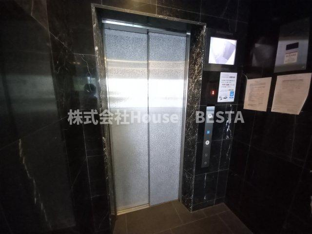 ララプレイス神戸西元町のロビー