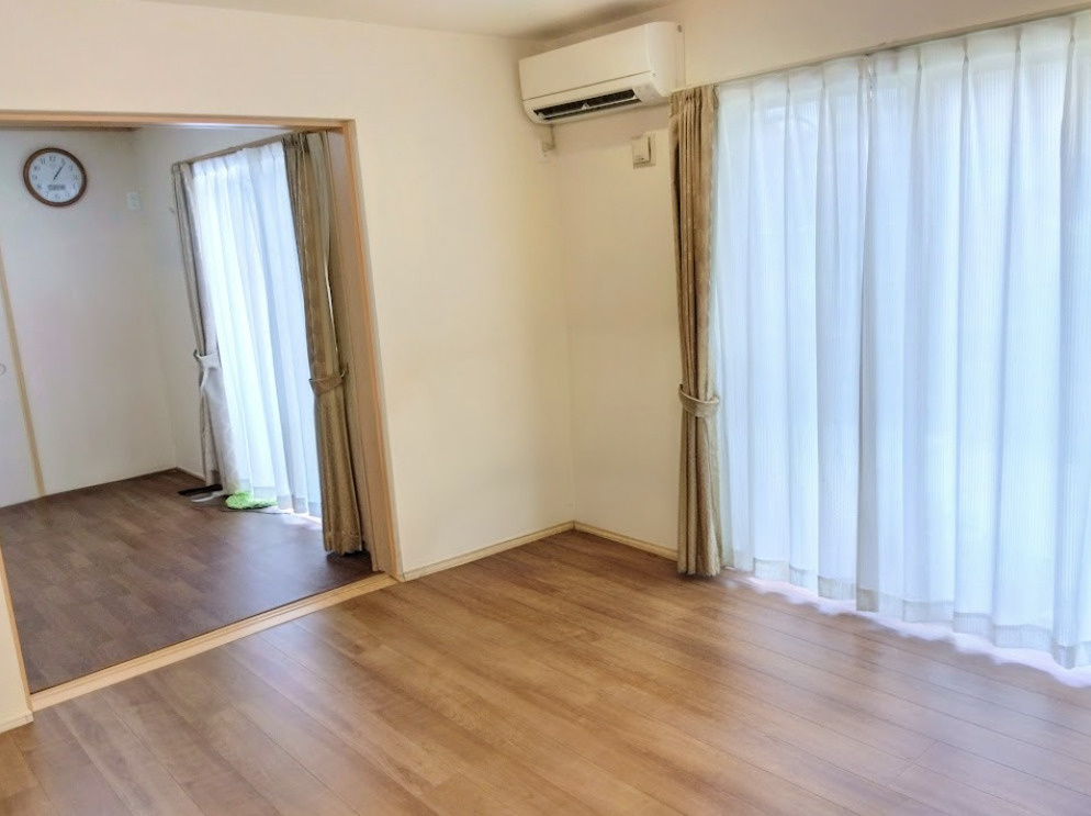 売中古戸建　三島市大場のその他|採光良好の洋室は開放感たっぷりです。ライフスタイルに合わせて多目的に活用できます。