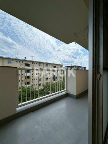 長住団地11棟のバルコニー