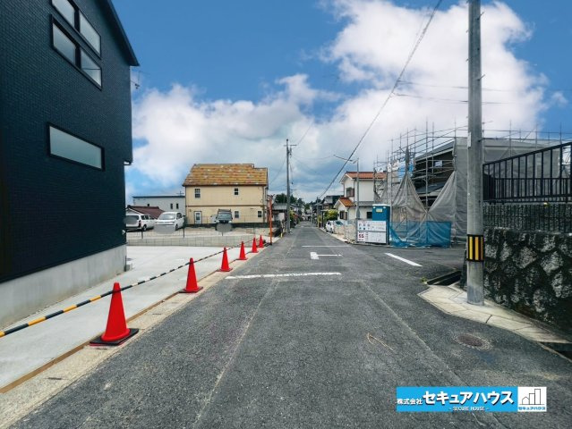 【本日ご案内可能】日進市三本木町廻間　全1棟の前面道路含む現地写真|事前予約にて現地ご見学いただけます！お気軽にお問い合わせください♪
■株式会社　セキュアハウス■
住宅ローンに強く、知識、経験豊富なスタッフ在籍
お客様に寄り添い、ご成約後もサポート致します。　　　　