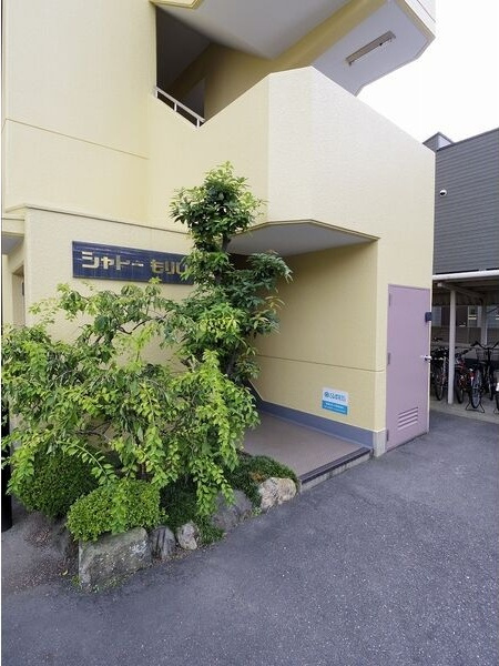 シャトーもりいのエントランス|清潔なエントランスです