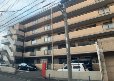 【現況写真】 | ライオンズマンション小田急相模原 | 眺望の良さを楽しめるダイニングキッチンで家族団らんの時間を過ごしてはいかがでしょうか。バルコニーから見える景色を家族で眺める時間は、時間が経つのを忘れてしまいそうですね。是非、現地を見に行きましょう！