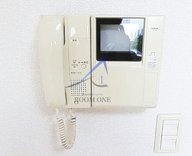 プレール高田馬場のセキュリティ|モニター付きインターホンです。