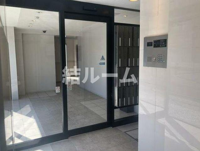 豊島区池袋本町２丁目の賃貸マンションのエントランス