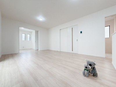 【居間・リビング】 | 渋川市石原　新築住宅 | くつろぎと会話が生まれる、心地よい時間をお過ごしください。