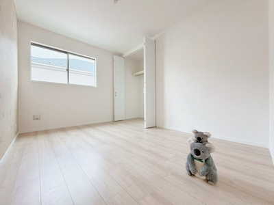 【洋室】 | 渋川市石原　新築住宅 | さまざまにカスタマイズしていただけるシンプルなデザインの内装。ご自身で素敵な空間を創り上げられます。
