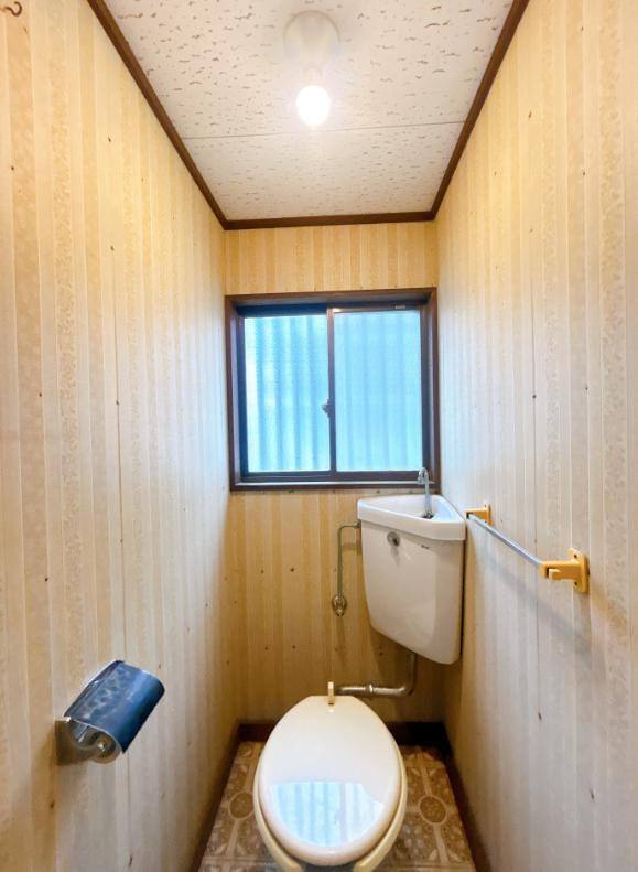 日立市本宮町4丁目　中古戸建のトイレ