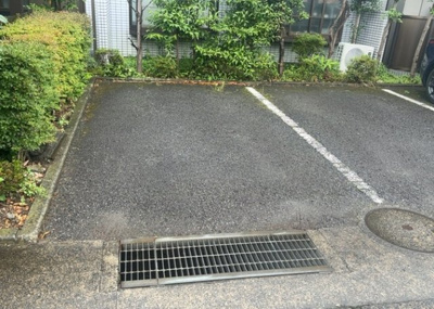 【駐車場】 | サンシャインⅡ座間 | 駐車場と明記されていても、最小スペースでつくられた駐車場だと大型車は駐車できなかったり、出入りしにくくなったりする可能性があります。お車のサイズと購入したい物件の駐車場のサイズを現地で確認しましょう。