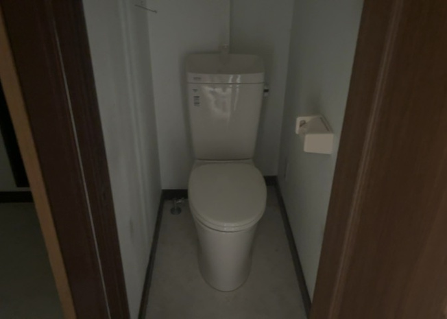【トイレ】 | サンシャインⅡ座間 | トイレは大きさや形、機能、抗菌性などが異なる多種多彩なタイプが各メーカーから出ています。それぞれに良さがあるため、事前にどういったタイプのトイレがいいのかをご家庭内で決めて、内見に行くといいでしょう。